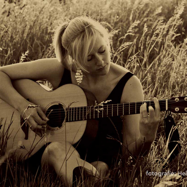Susan Jane Rose, singer-songwriter